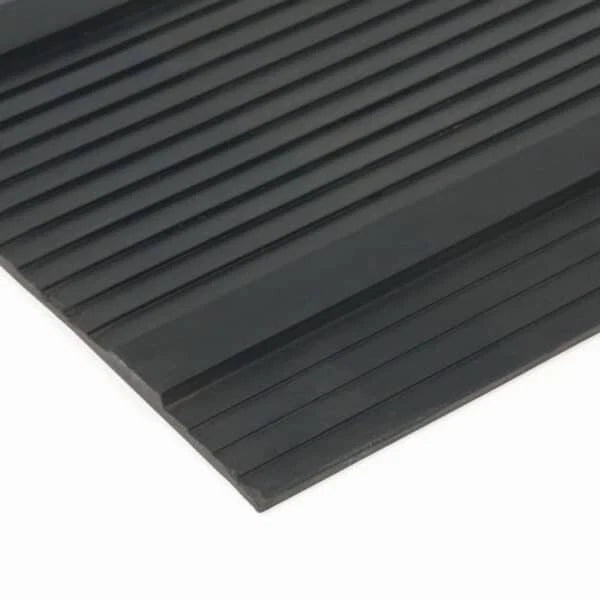 Horse box Trailer Ramp mat 110cm wide x 135cm long x 20mm Rib thickness
