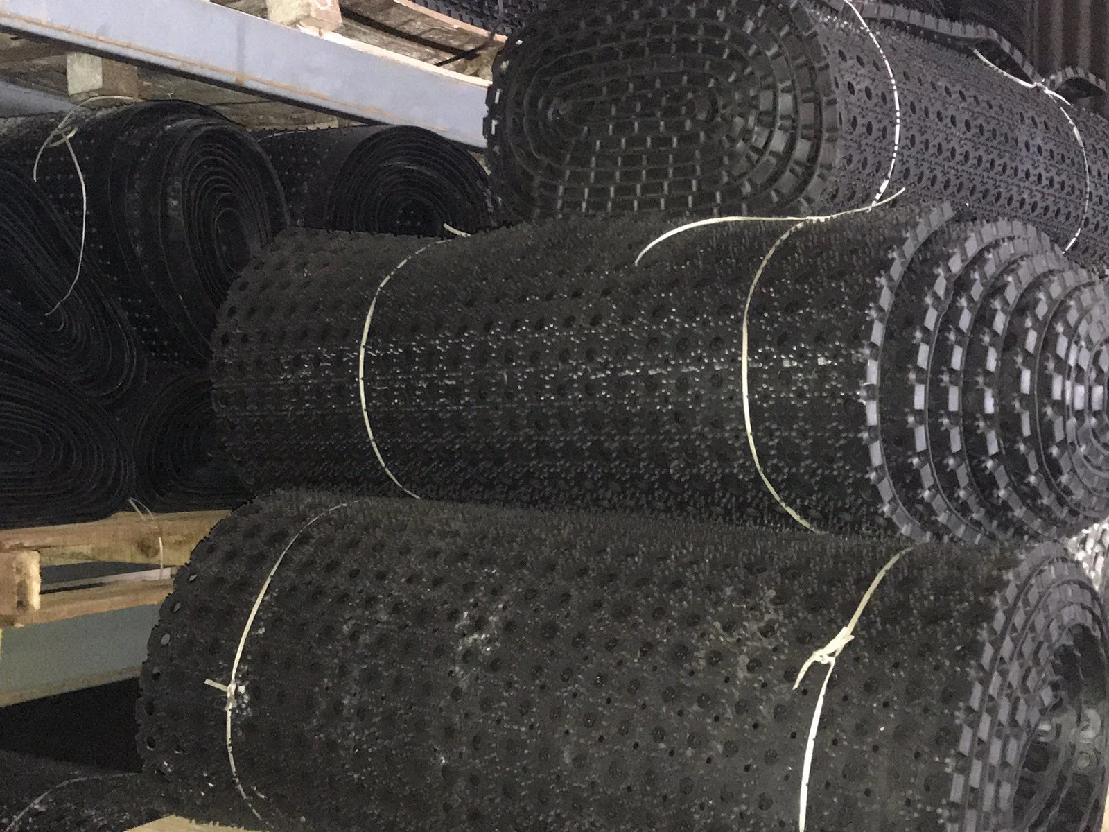 Horse/Outdoor/gateway/Golf-1m widex 10.5m long x 22mm Thick- Long run Rubber Mat