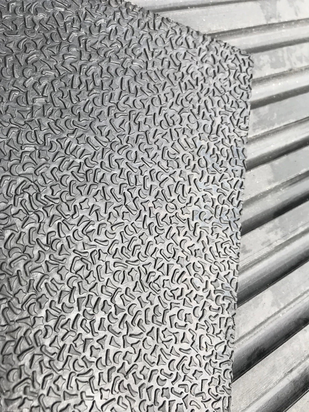 Rubber Gym mats, Indoor or Outdoor Flooring 12mm(6x4ft)Foot Amoeba Top Design