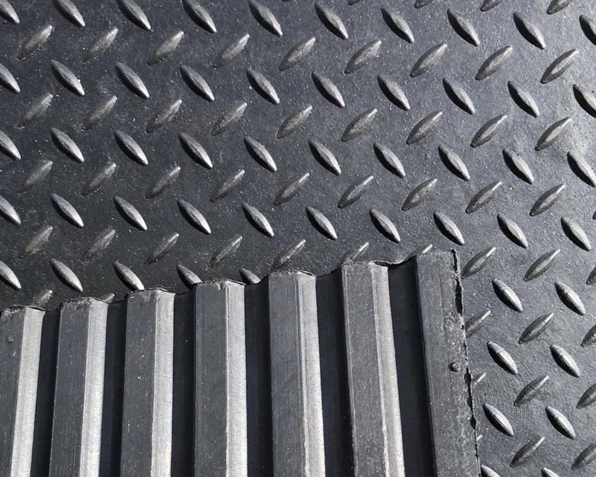 Rubber Stable/Pony mats Commercial Flooring 12 mm(6 x 4) Foot Checker Top Design