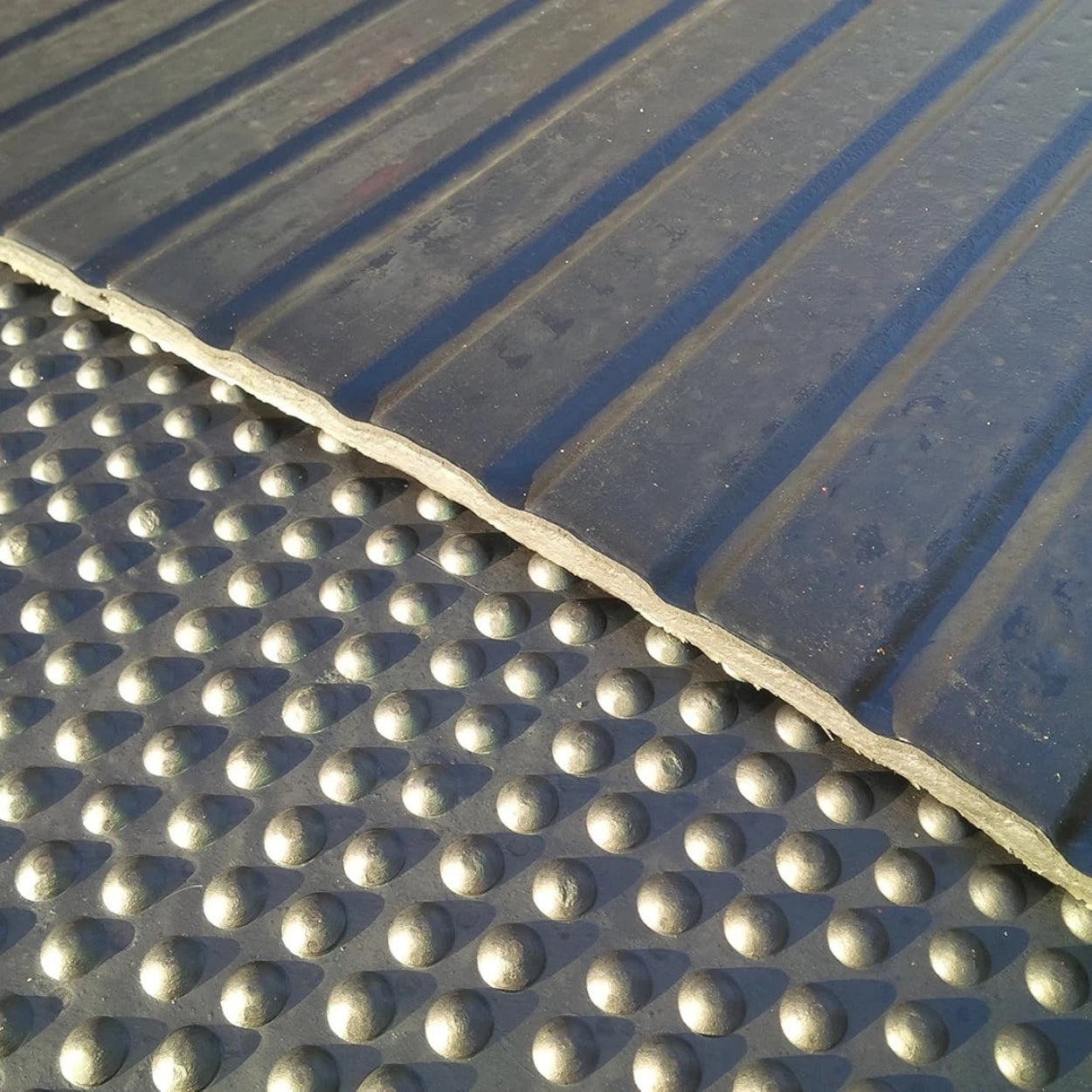 Bubbletop Rubber Stable Matting 6ft x 4ft 12mm Horse Mats Equestrian Floor