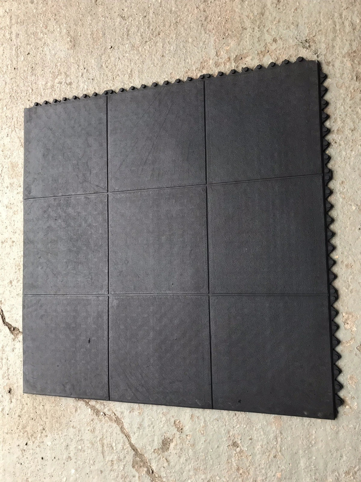 GYM RUBBER FLOOR INTERLOCKING -EXERCISE MAT 3x3ft (90x90cm)16 mm Plain Design