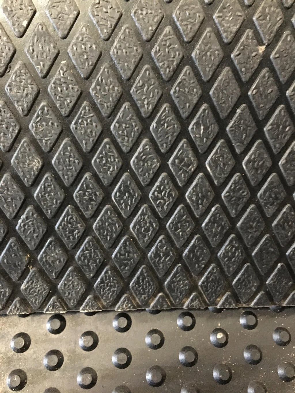 Luxury Anti-Fatigue Horse Stable Rubber Floor Mats Cushioned 6ft x 4ft x 16mm