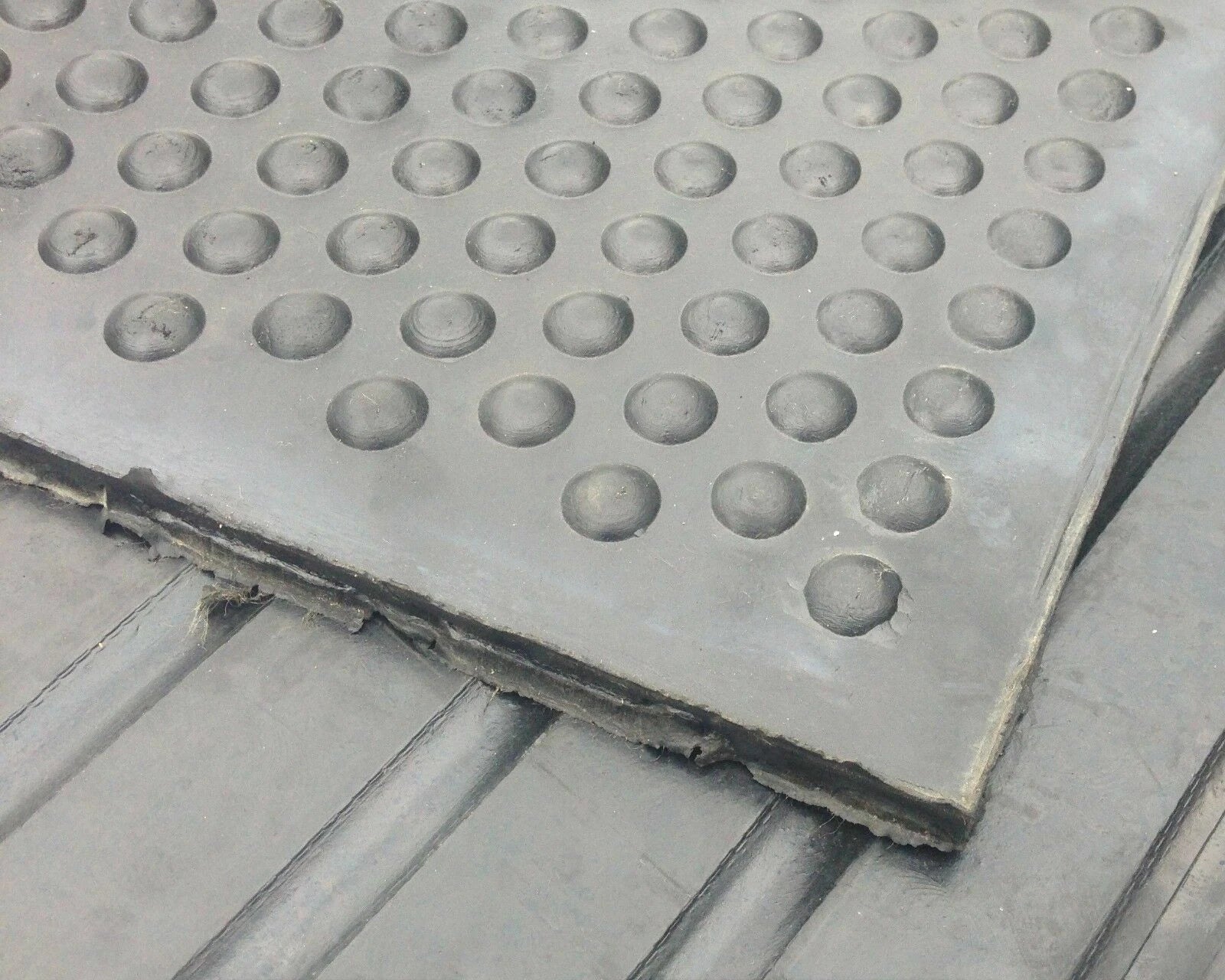 Rubber Stable Mat 6ft x 4ft Bubbletop Heavy Duty Horse Pony Matting 12mm Thick