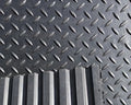 Rubber Flooring Gym mats/horse Box/Tailor/Stables 18 mm(6 x 4) Foot Checker Top