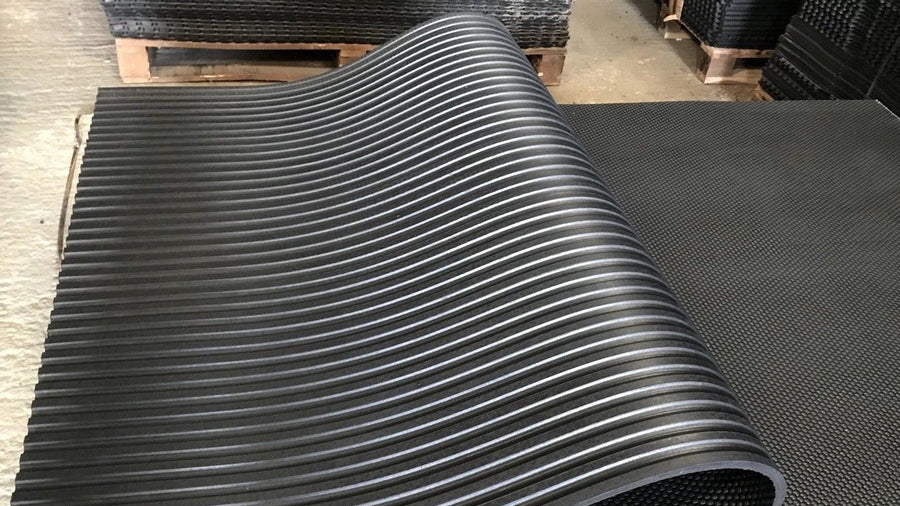 Horse/Pony/ Stable/Cow Rubber Floor Matting 6ftx4ftX12mm/Hammer Top Hard Rubber