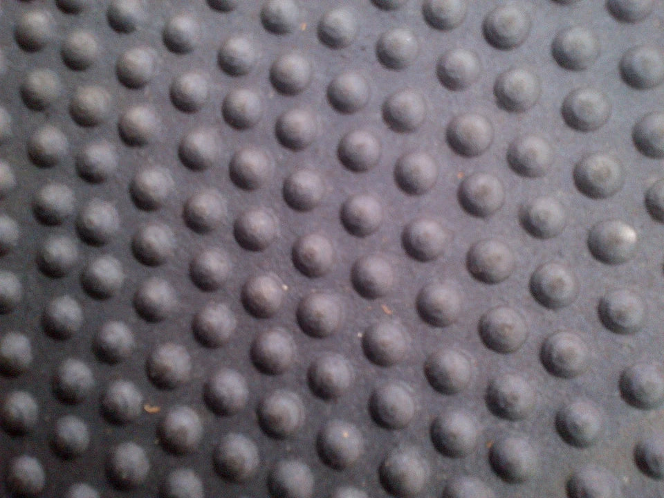 3 Pack Bubble Top Rubber Stable Matting 6ft x 4ft 18 mm Horse Mats